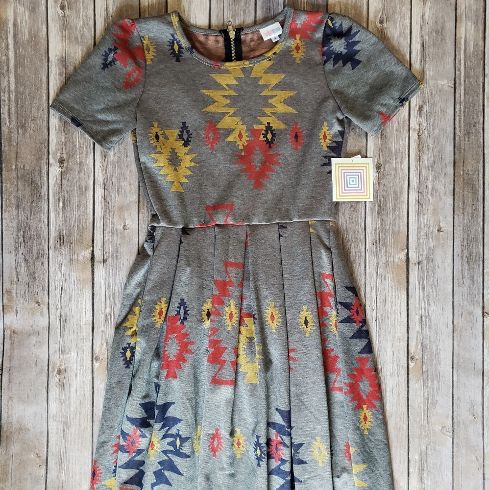 NWT HTF Lularoe Aztec Gray Amelia Small